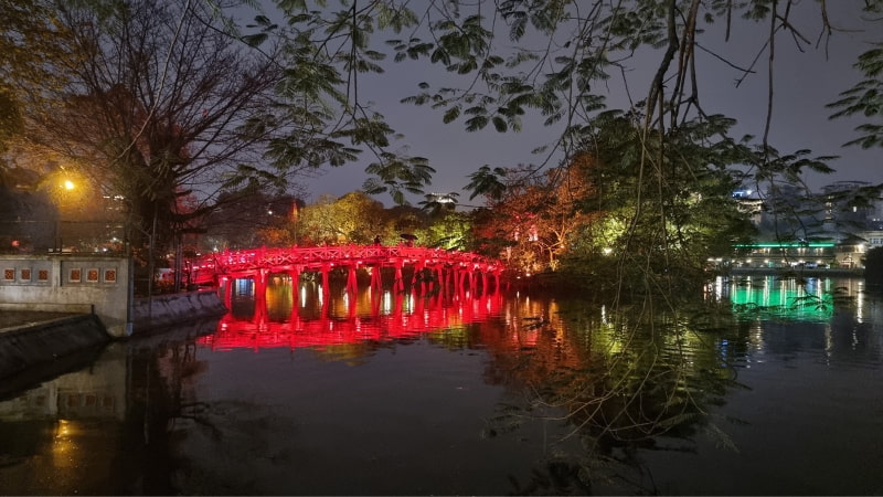 Huc Bridge Hanoi by night