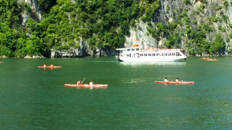 Ha Long Bay Kayaking