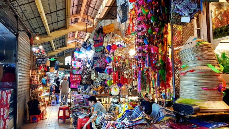 Shopping at the Ben Thanh Market