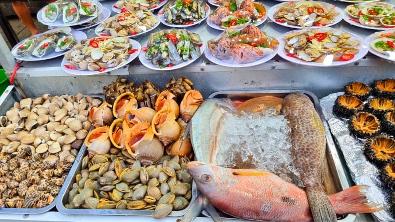 Fresh seafood at the Phu Quoc Night Markets